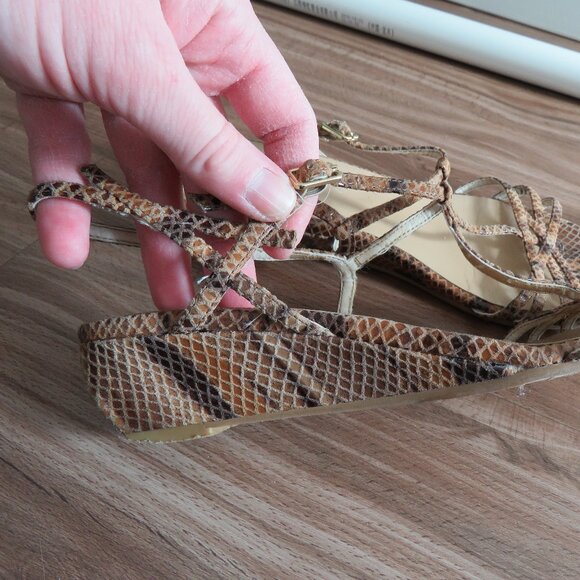 STUART WEITZMAN Leather Snakeskin Strappy Low Wedge Sandals Quiet Luxury US 8 - Picture 9 of 15